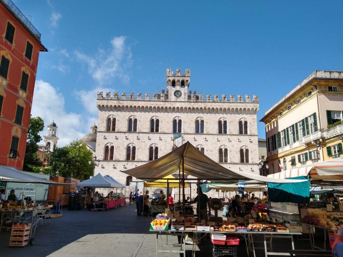 Vista Sul Carruggio, Centro Storico Di เคียวารี ภายนอก รูปภาพ
